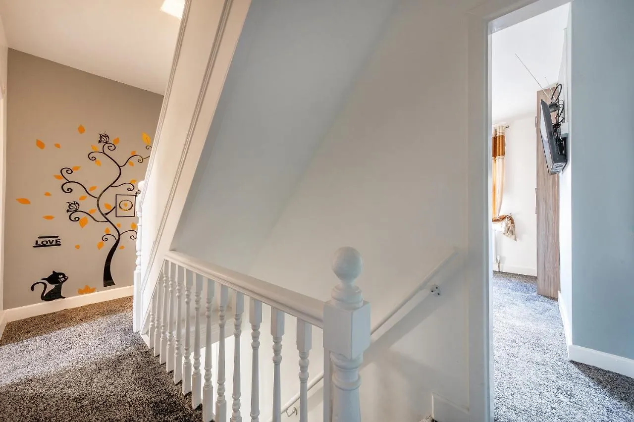 *Rd12S* For Your Most Relaxed & Cosy Stay + Free Parking + Free Fast Wifi * Leeds